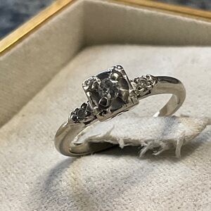 Antique 14k size 5 diamond engagement ring